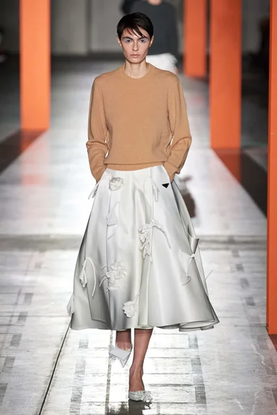 Look 13